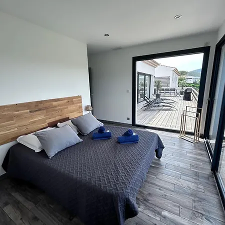 Neuve 4 Etoiles Avec Piscine Et Belles Vues Sainte-Maxime